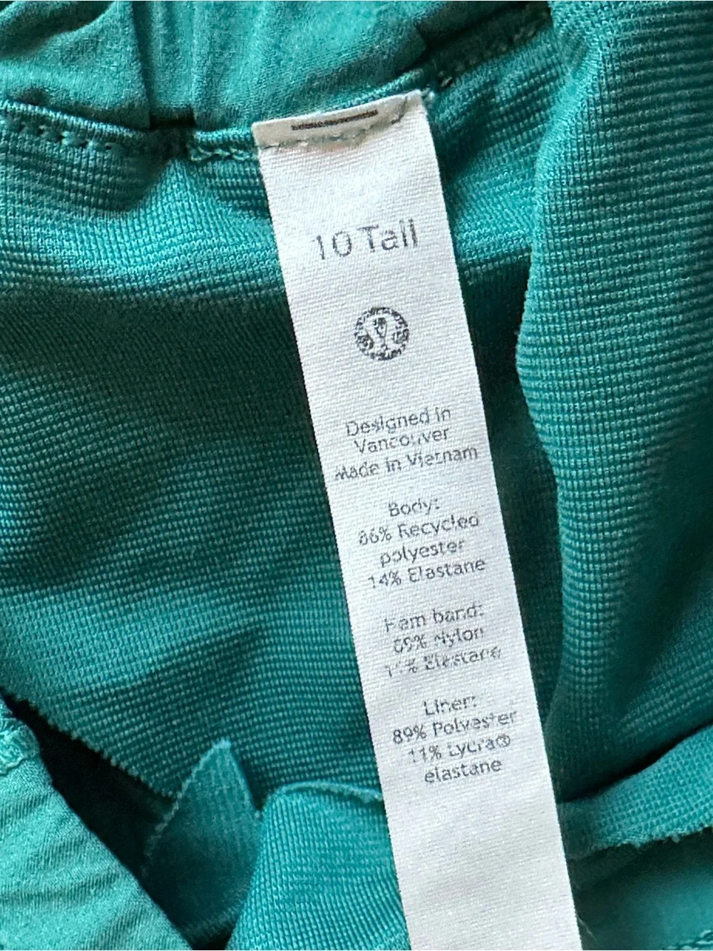 Lululemon Hotty Hot Shorts Low Rise in Teal Lagoon Sz 10 Tall